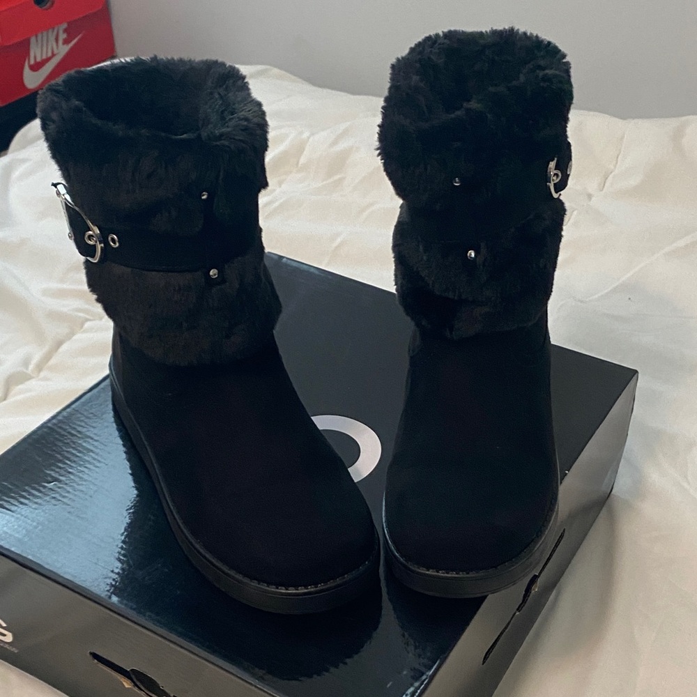G by Guess Women's Black Buckle Fur Boots - Picture 5 of 5